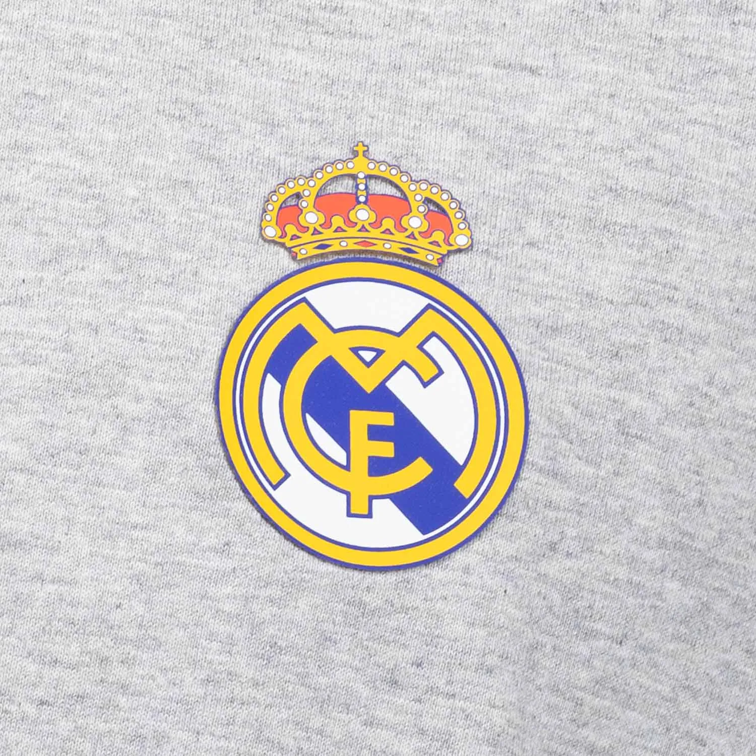 Camiseta Gris Hombre ECO Essentials Real Madrid Escudo Color